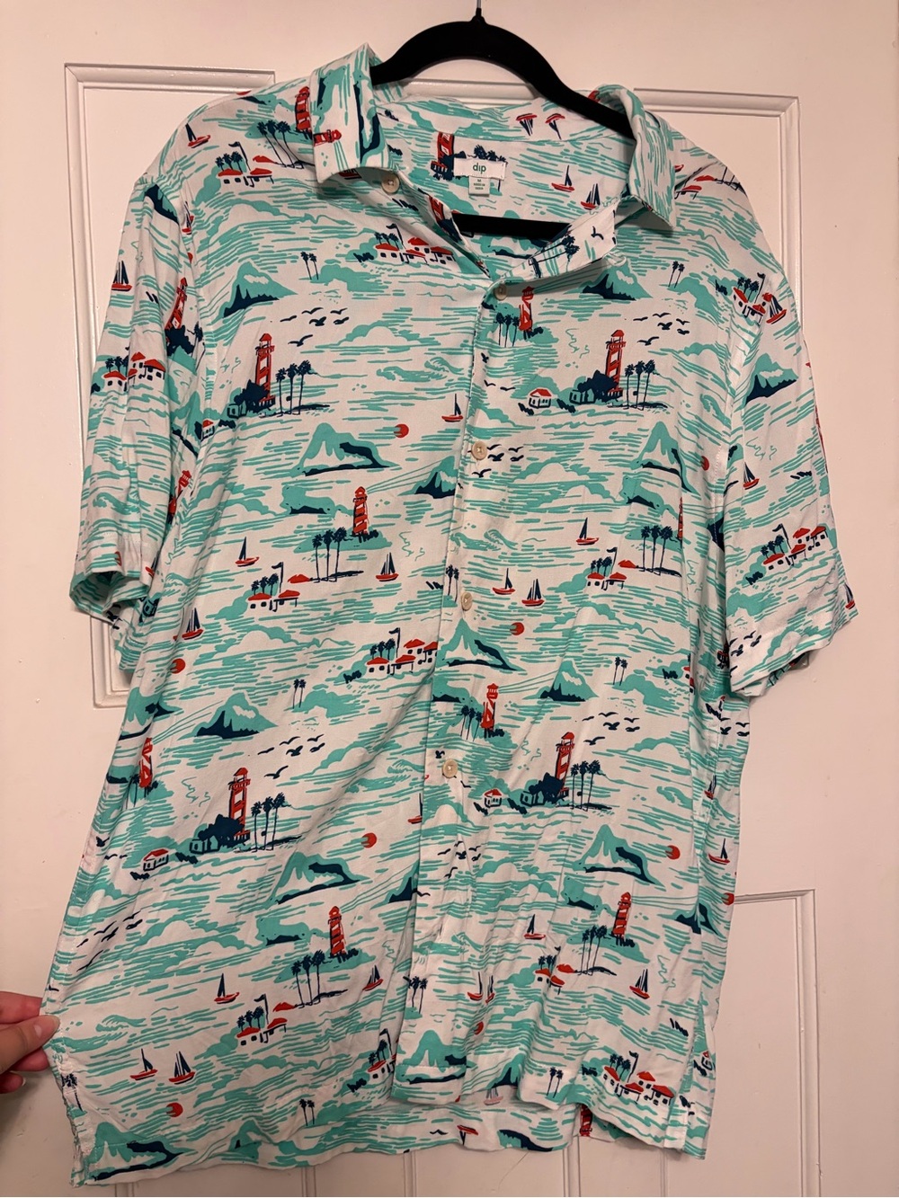 dip Short-Sleeve Coastal Print Button-Down in Mint and Red